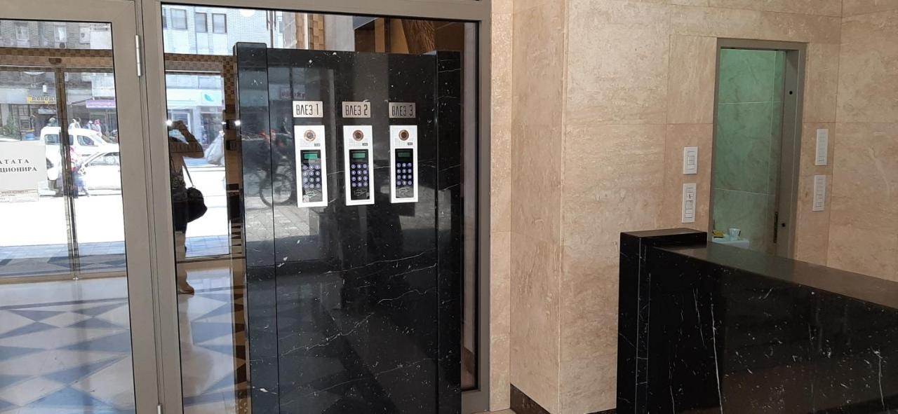 Gabriela & Marjan Luxury Self Check-In Flatiron Apartment Skopje Exterior photo